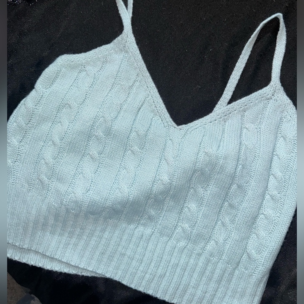Blue knit crop